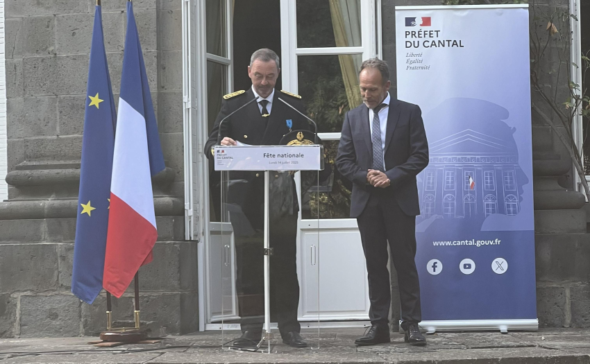 Evocation des mérites distingués du récipiendaire par Philippe LOOS, préfet du Cantal